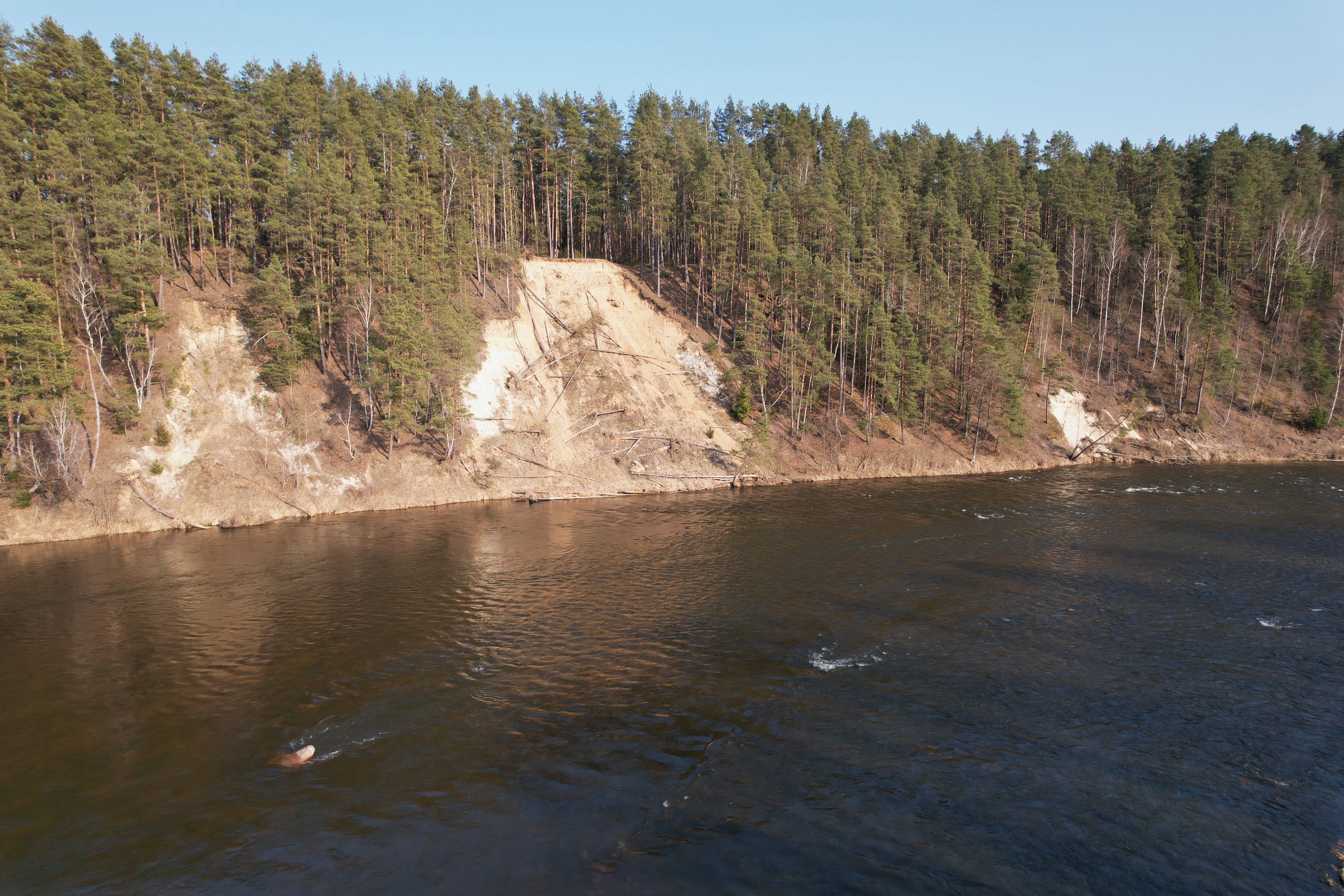 9. Sakiškių skardis ir Šiaučių rėva (S. Navlicko).JPG