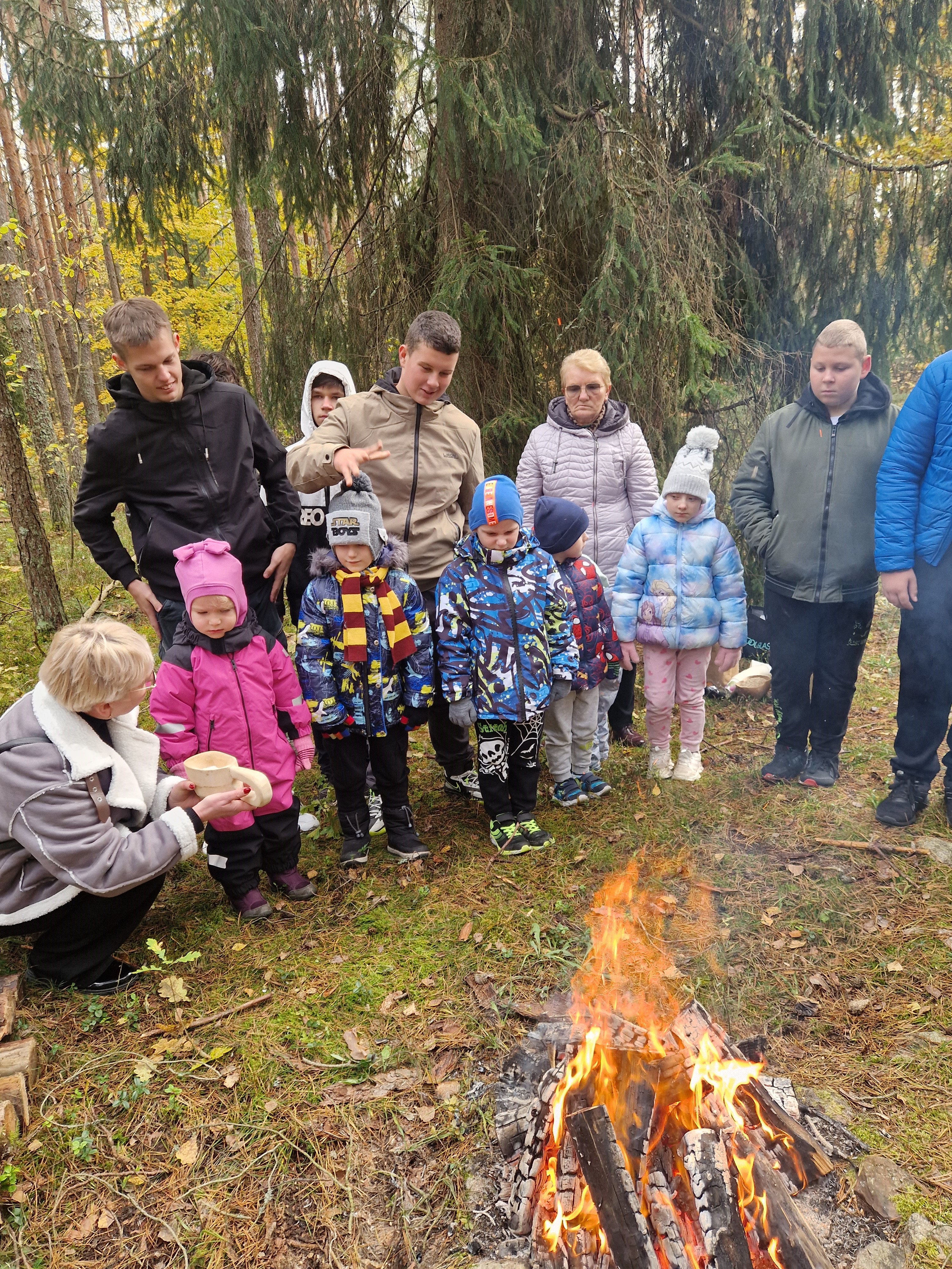 Poškonių pilkapyną aplankė mažiausieji renginio dalyviai.jpg